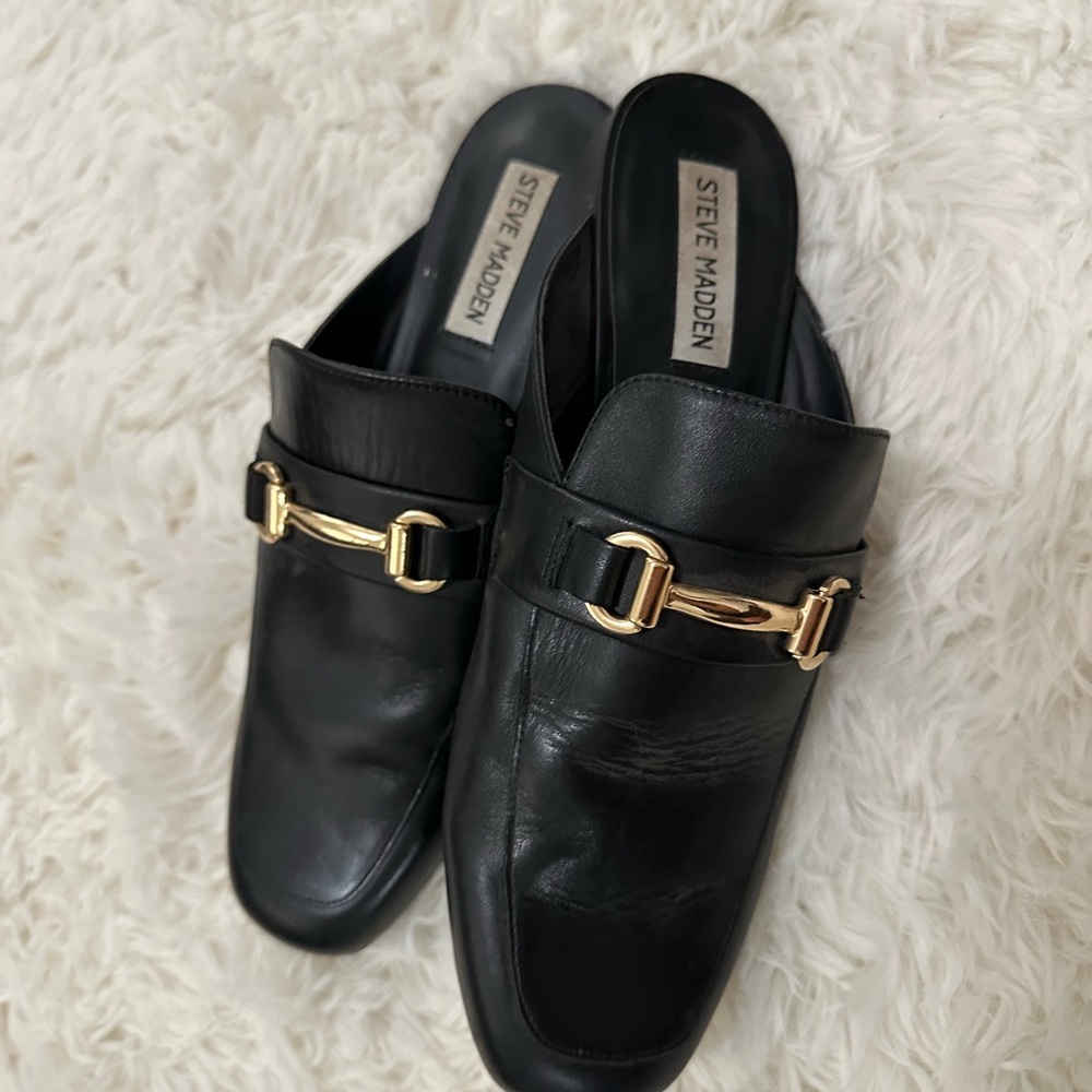 Steve Madden Black Leather Mules with Gold Accent - Picture 2 of 3